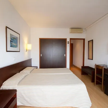 Gran Garbi & Aquasplash 4* يوريت دي مار