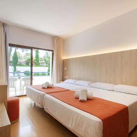 Gran Garbi & Aquasplash Hotel