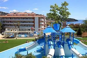 فندق Gran Garbi & Aquasplash 4*