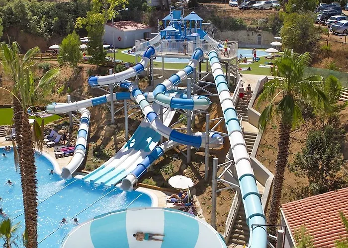 ホテル Gran Garbi & Aquasplash 4*