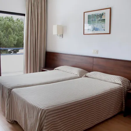 Gran Garbi & Aquasplash מלון 4*